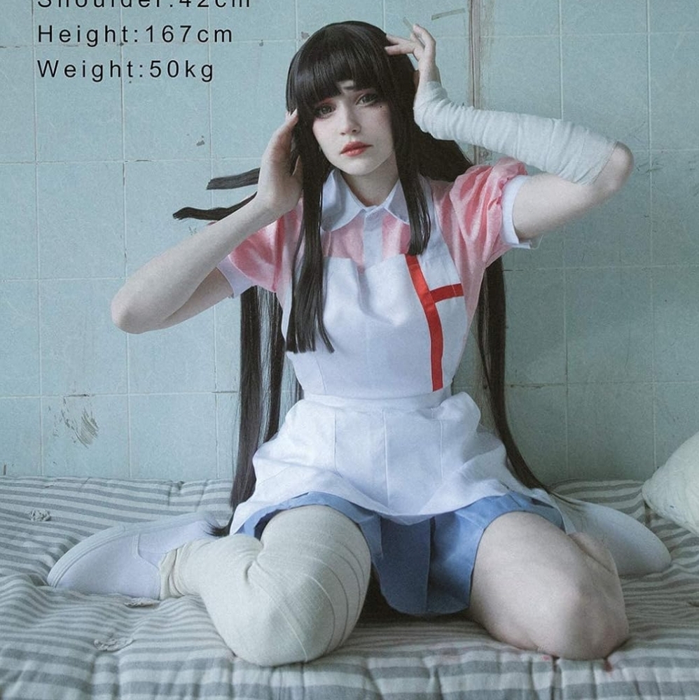Mikan Tsumiki cosplay